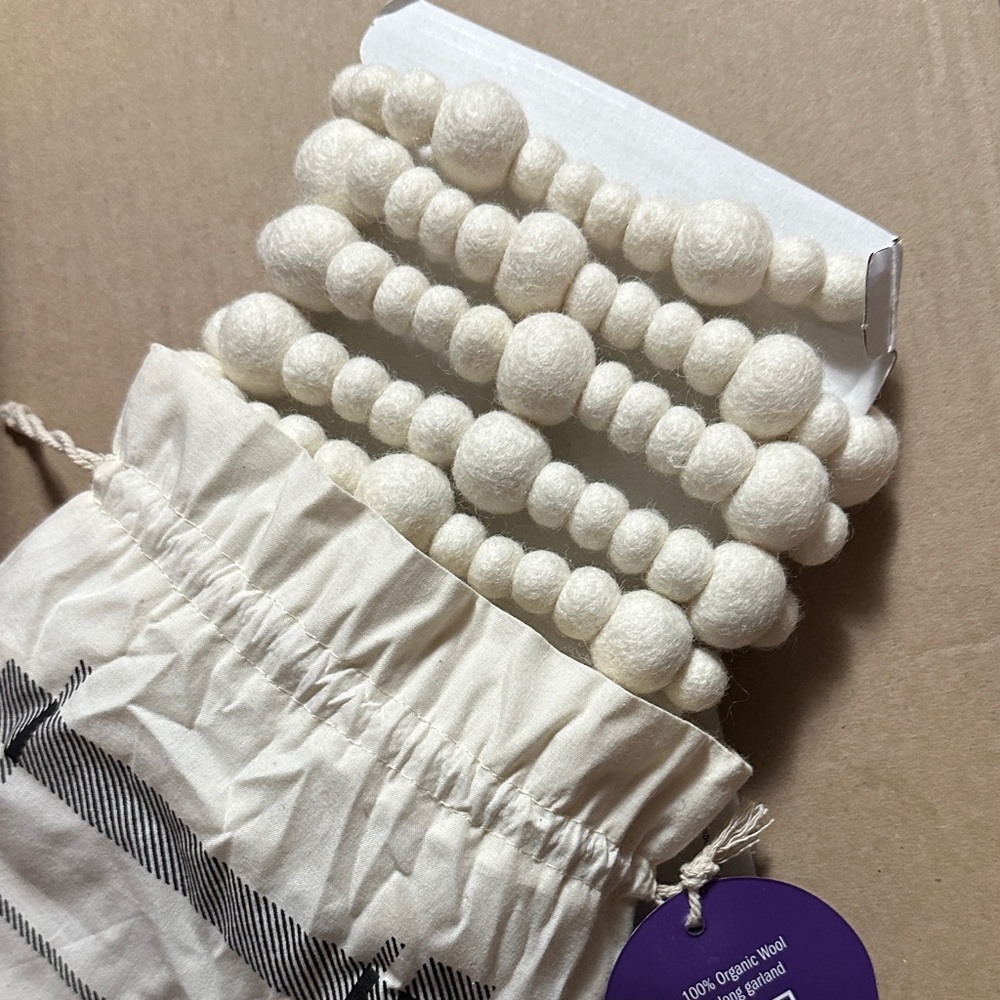 DoTerra Cream Wool Garland Set